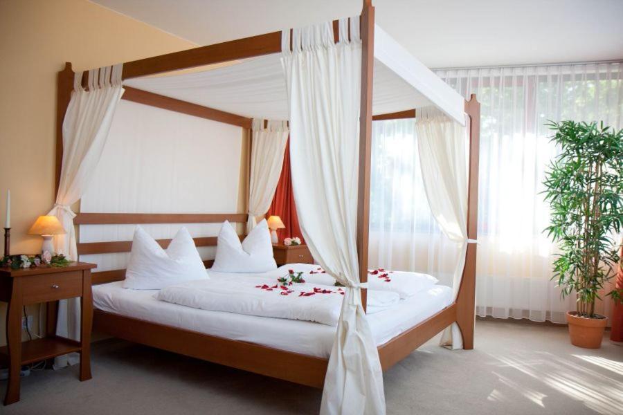 Hotel Balneolum Superior เควดลินบวร์ก ภายนอก รูปภาพ