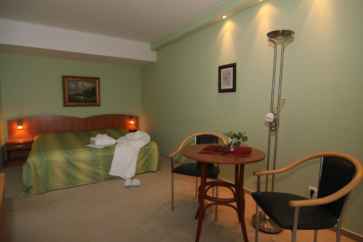 Hotel Balneolum Superior เควดลินบวร์ก ภายนอก รูปภาพ